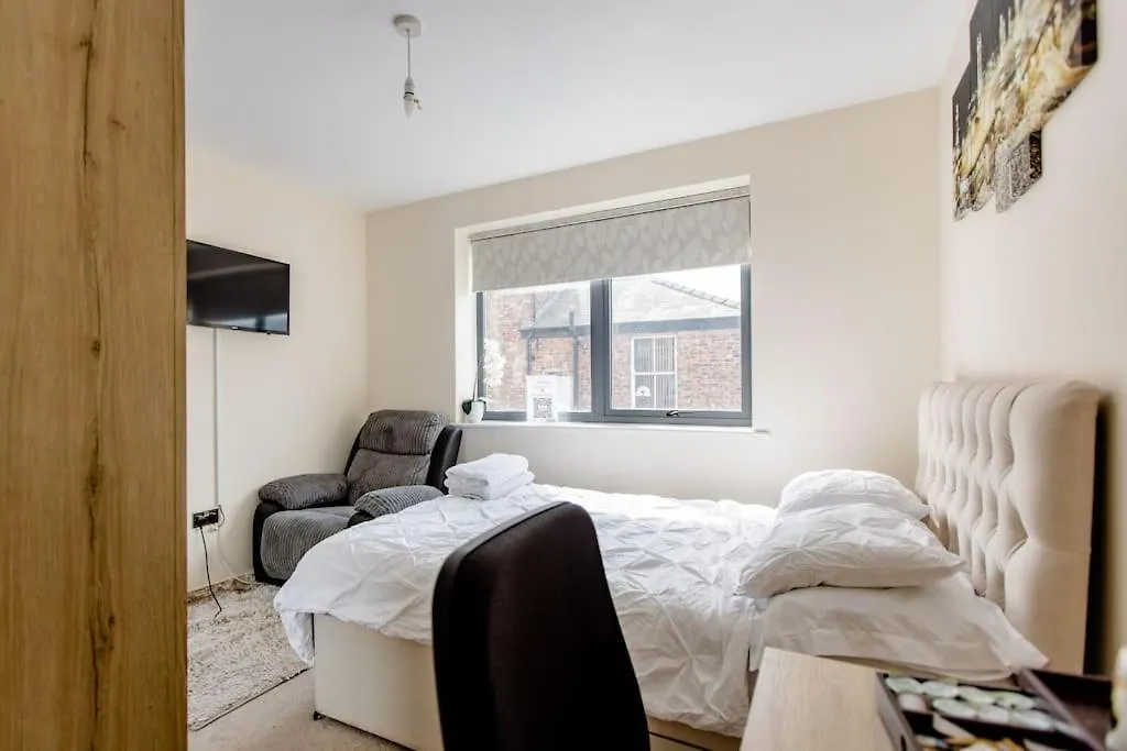 Kakra'S Place With Free Secure Parking York Daire
