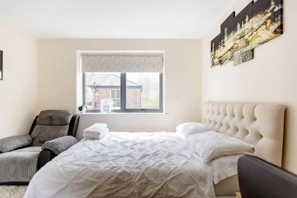Kakra'S Place With Free Secure Parking York